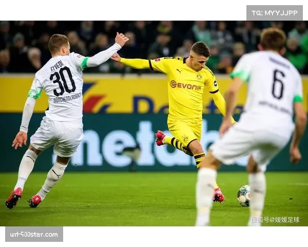 奥格斯堡3-2绝杀沃尔夫斯堡,雷什贝恰伊反戈旧主